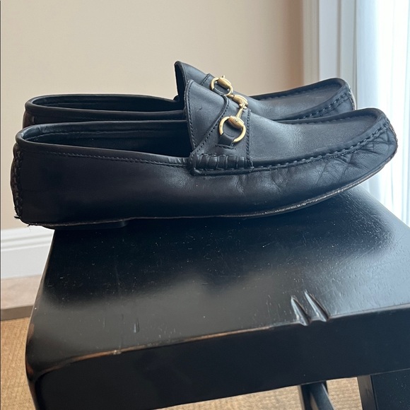 Gucci Black Leather Women's Horsebit Loafers with Gold Hardware - Picture 5 of 14